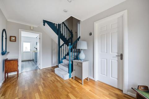 8 Links Brow, Fetcham, Leatherhead, KT22 9DU