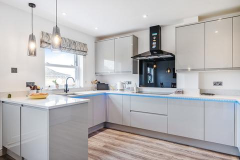 8 Links Brow, Fetcham, Leatherhead, KT22 9DU
