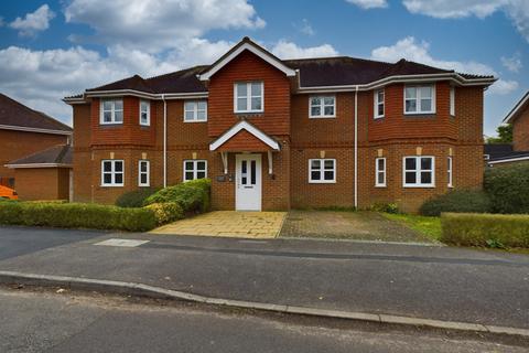2 bedroom ground floor flat for sale, The Crescent, Mortimer Common, RG7