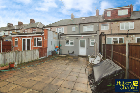 3 bedroom terraced house for sale, Roxy Avenue, Romford, RM6