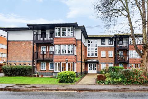 2 bedroom apartment for sale, Madeira Road, West Byfleet, KT14