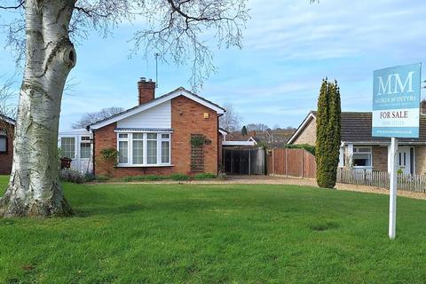 3 bedroom detached bungalow for sale, Hillside, Chedgrave