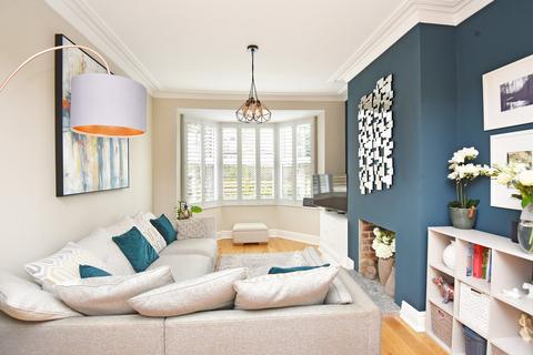 22 Hookstone Road, Harrogate, HG2 8BX