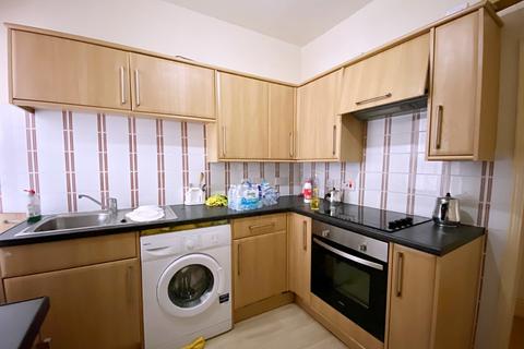 2 bedroom apartment to rent - London Road, Southend On Sea SS1