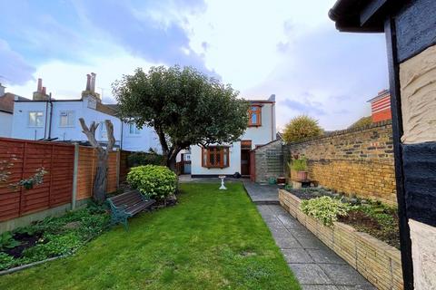 3 bedroom detached house for sale, St Johns Road, Westcliff On Sea SS0
