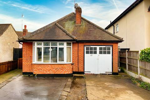 2 bedroom detached bungalow to rent - Hobleythick Lane, Westcliff On Sea SS0