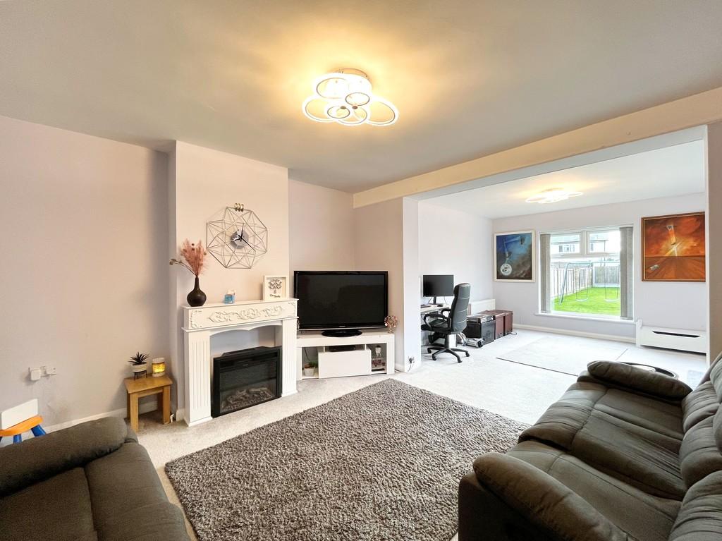 Eastern Avenue, Southend on Sea SS2 3 bed semidetached house for sale