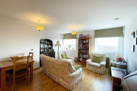 2 bedroom apartment for sale, Highbanks, Southend On Sea SS1