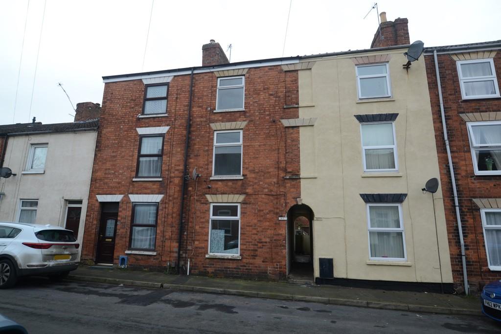 Norton Street, Grantham 3 bed terraced house for sale £137,500