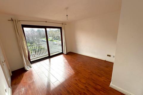 2 bedroom flat to rent, Fleetwood Close, Croydon