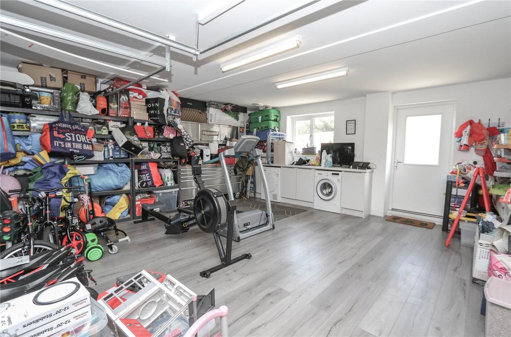Dbl Garage/Utility