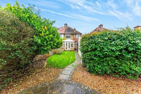 11 Derek Avenue, Wallington, SM6 7LA