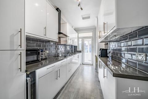 58 Upper Rainham Road, Hornchurch, RM12 4BZ