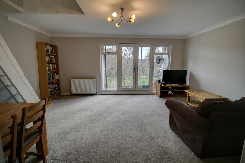 St Marys Lane, Upminster 2 bed apartment for sale £325,000