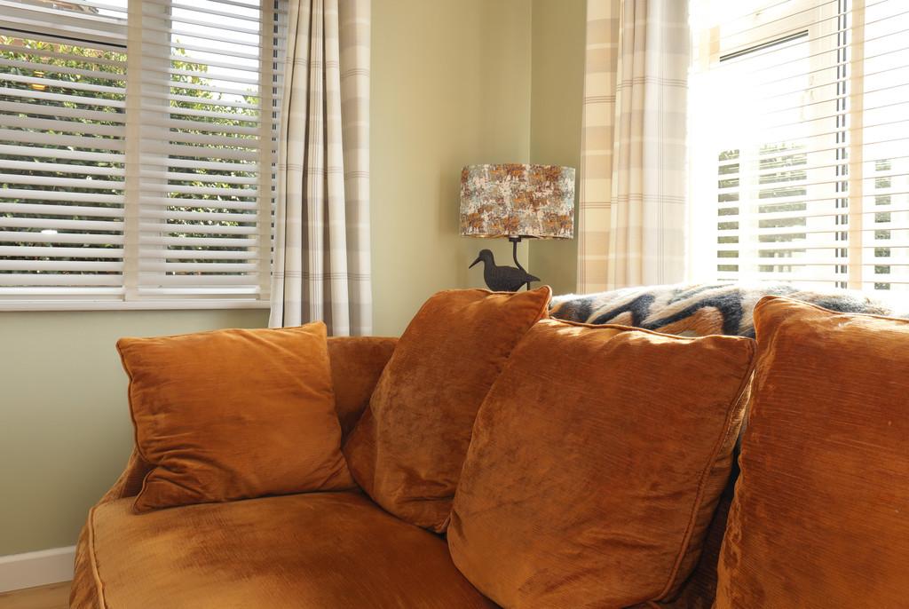 23 BW Sofa 1