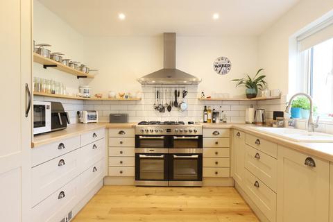 23 Bitterne Way, Lymington, SO41 3PA