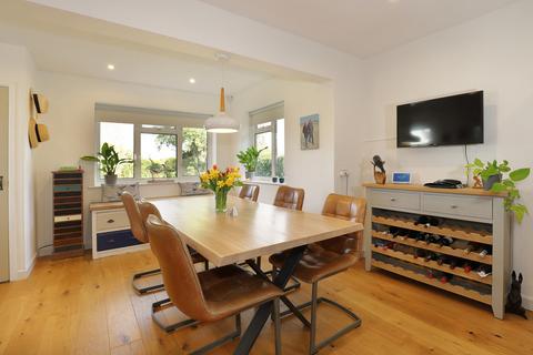 23 Bitterne Way, Lymington, SO41 3PA
