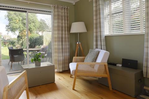 23 Bitterne Way, Lymington, SO41 3PA
