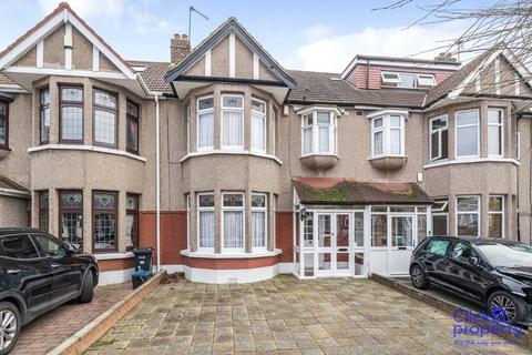 3 bedroom terraced house for sale, Clayhall, Ilford IG5