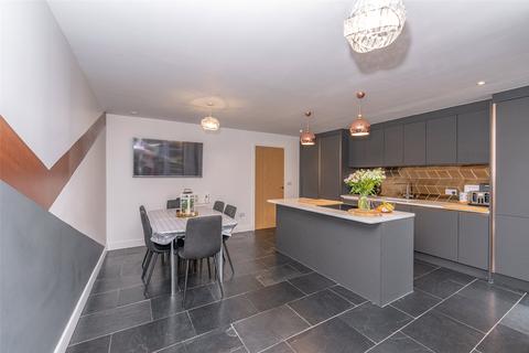 16 Kingsburgh Crescent, Edinburgh, EH5 1JF