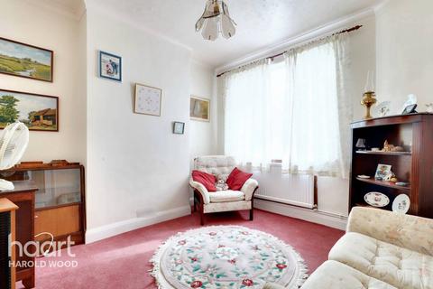 69 Shepherds Hill, Romford, RM3 0NP