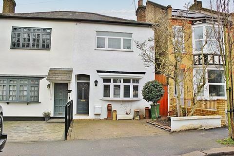 3 bedroom semi-detached house for sale, Derby Road, London
