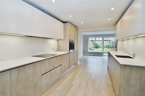 3 bedroom semi-detached house for sale, Derby Road, London