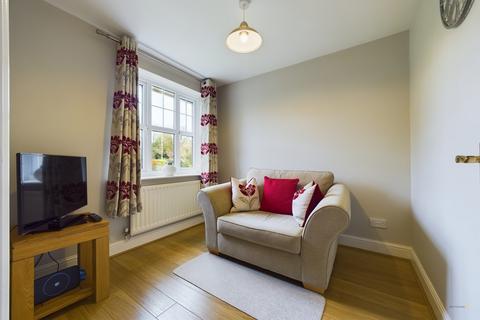 2 Stanway Close, Uttoxeter, ST14 8UZ
