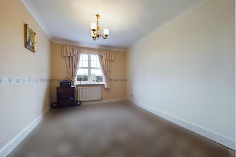 2 Stanway Close, Uttoxeter, ST14 8UZ