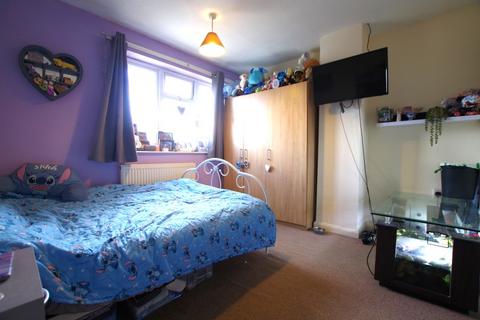 16 George Elliott Close, Uttoxeter, ST14 8SL