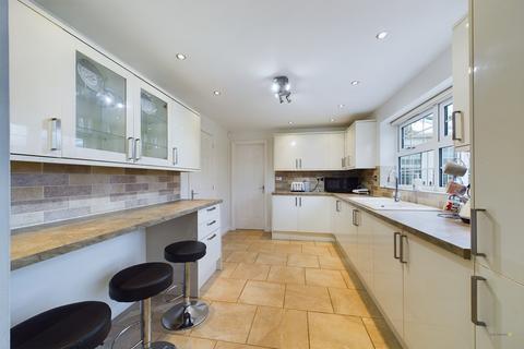 4 bedroom detached house for sale, Whittlebury Drive, Littleover