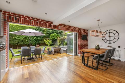 7 Monarch Way, Winchester, SO22 5QU