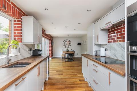 7 Monarch Way, Winchester, SO22 5QU