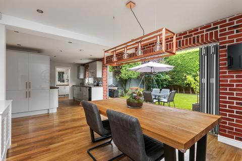 7 Monarch Way, Winchester, SO22 5QU