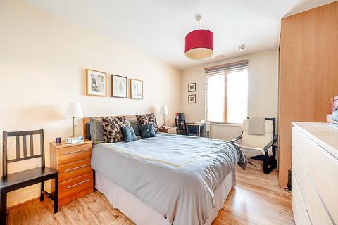 2 bedroom flat for sale - Luminosity Court, Ealing, London, W13