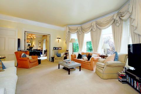 4 bedroom flat to rent, Trebovir Road, Kensington, London, SW5