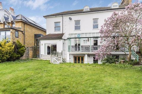 11 Warren Road, Bexleyheath, DA6 7LU