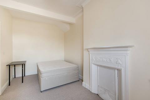 2 bedroom flat to rent - Uxbridge Road, Shepherd's Bush, London, W12