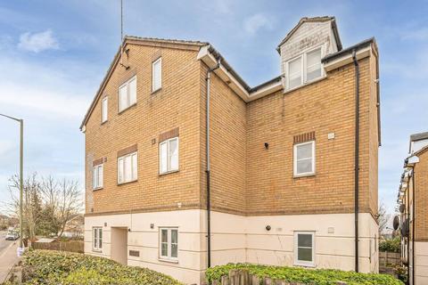 1 bedroom flat for sale, Dover Close, Cricklewood, London, NW2