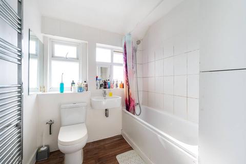 4 bedroom terraced house for sale, Rydal Crescent, Perivale, Greenford, UB6