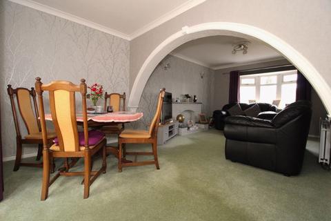 3 bedroom semi-detached house for sale - Lindon Close, Brownhills, WS8 6DH
