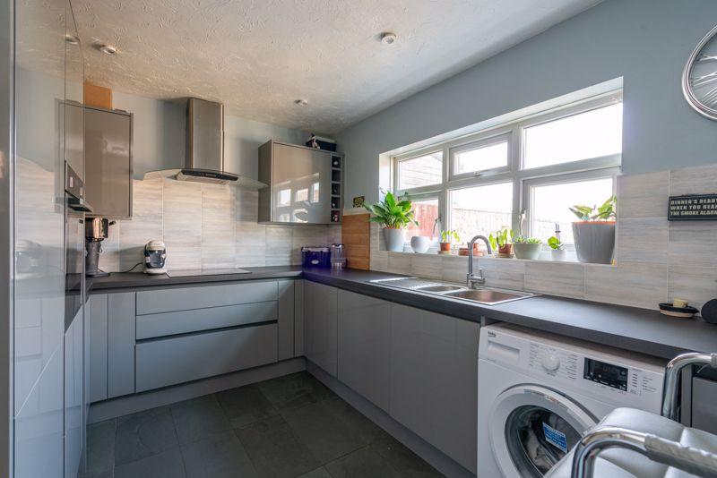 Elm Avenue, Caddington 3 bed semidetached house for sale £375,000