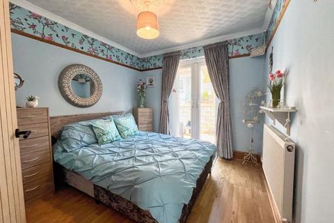 21 Castle Drive, Neath, SA11 3UY