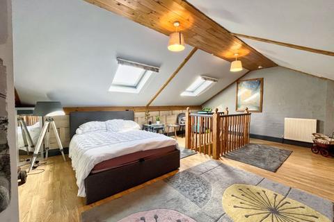 21 Castle Drive, Neath, SA11 3UY