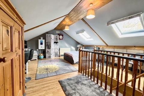 21 Castle Drive, Neath, SA11 3UY