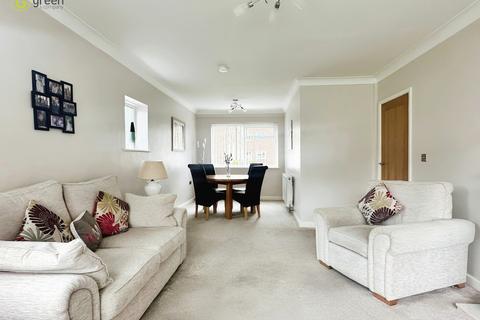 1 bedroom ground floor flat for sale, Garrard Gardens, Sutton Coldfield B73