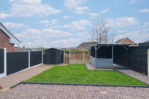 3 bedroom semi-detached bungalow for sale - Thornfield Crescent, Burntwood, WS7 2JB