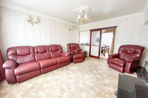 3 bedroom semi-detached house for sale - Cedar Drive, Streetly, Sutton Coldfield, B74 3RL