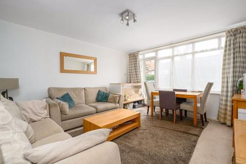 undefined, Manor Road, Walton-On-Thames