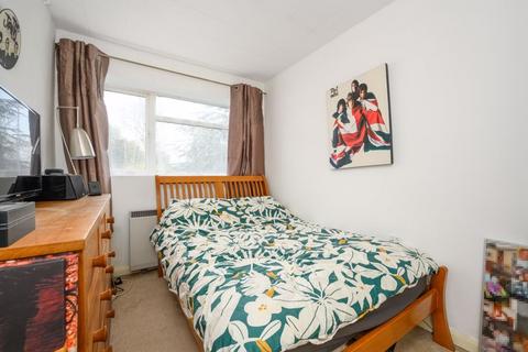 undefined, Manor Road, Walton-On-Thames